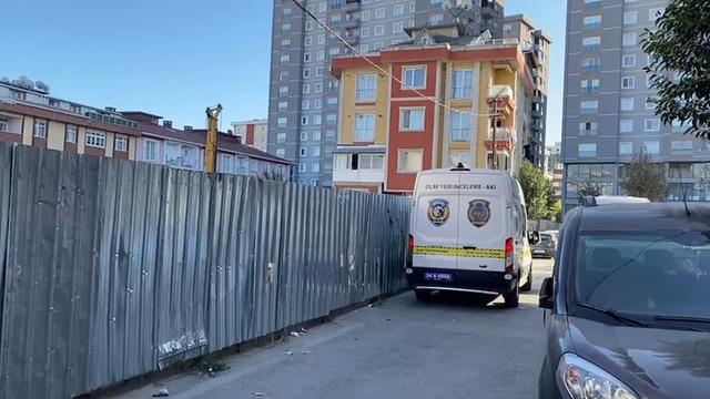 Bağcılar'da polisi alarma geçiren olay! Evden taşınan kiracı, geride bomba süsü verdiği yelek bıraktı