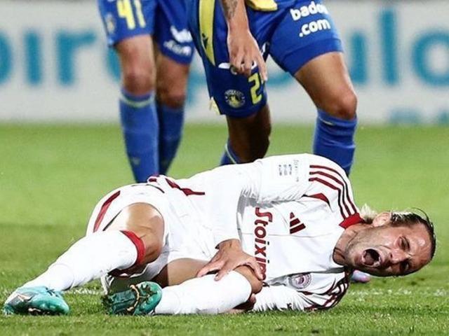 Milli yıldız Yusuf Yazıcı'nın yeni takımı Olympiakos ile çıktığı ilk maçında çapraz bağları koptu! 