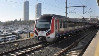 Marmaray'da intihar girişimi! Tren seferleri gecikti