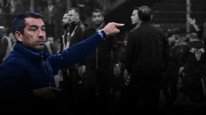 Beşiktaş Teknik Direktörü  Giovanni van Bronckhorst mağlubiyetin ardından adeta isyan etti! ''Galatasaray neden kırmızı kart görmediğini anlamıyorum''