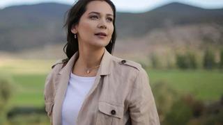 Gülsim Ali, İrem Helvacıoğlu'nun düğününde tarzıyla beğeni topladı! Siyah seçim