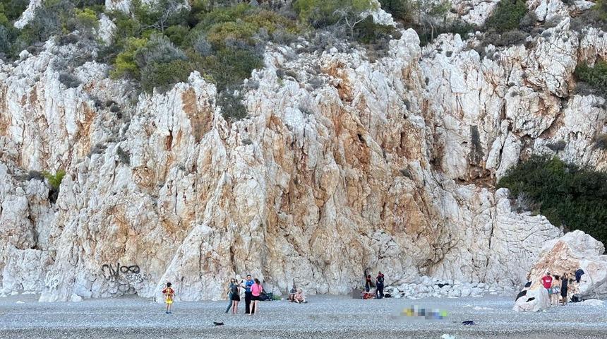 Alman sporcu tırmanış yaptığı sırada korkunç bir şey oldu! Kayalıkların arasından düşüp feci şekilde can vermiş...