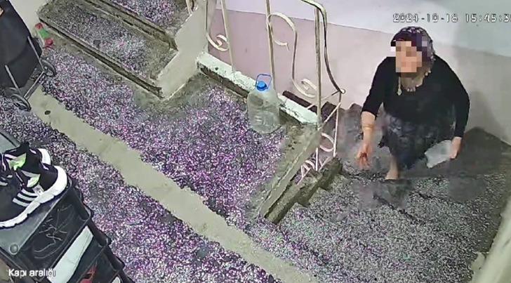 2 yılda 400'den fazla polis geldi! Kapısına kamera taktırınca gördüklerine inanamadı! Kadın komşusu bakın neler yapmış G1