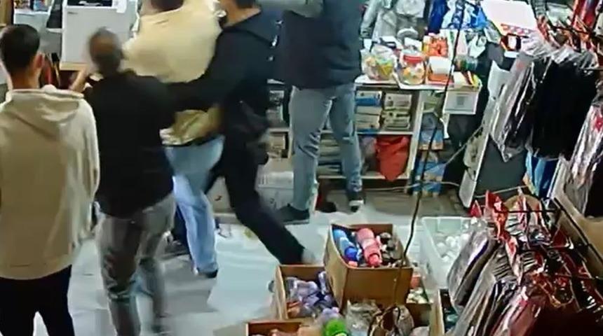 Avcılar’da ‘maytap’ kavgası kamerada