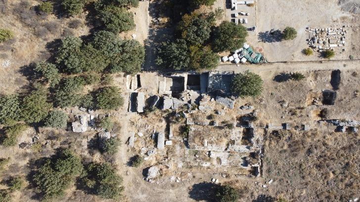 M.Ö. 2.Yüzyıl'a kadar dayanıyor! Dükkan olarak kullanıldığı tahmin ediliyor... 2.200 yıl geçmişe dayanıyor G2