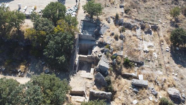 M.Ö. 2.Yüzyıl'a kadar dayanıyor! Dükkan olarak kullanıldığı tahmin ediliyor... 2.200 yıl geçmişe dayanıyor