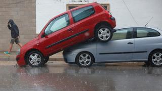 İspanya sele teslim oldu! Şiddetli yağış hayatı felç etti: En az 51 kişi hayatını kaybetti... Arabalar birbirinin üzerine çıktı, yollar çamurla kaplandı