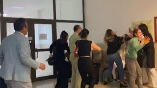 Cinayet davası için görülecek ilk duruşma için adliyeye giden iki taraf koridorda birbirlerine girdi...