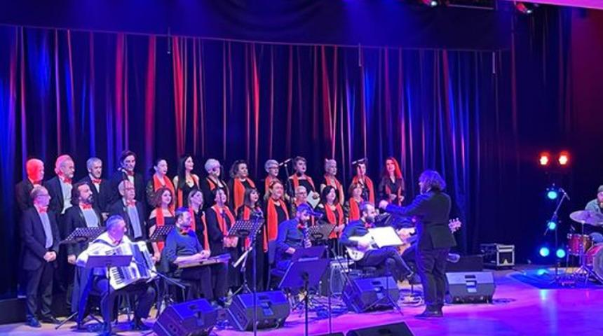 Lozan Mübadilleri Vakfı Korosu Fener Rum Lisesi’nin 570. Yıldönümü Kutlamasında Sahne Aldı