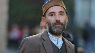 Kızıl Goncalar'ın Naim Efendisi Mert Turak rolü yüzünden aldığı tepkileri anlattı! 'Yüzüme tüküren teyzeler...' 