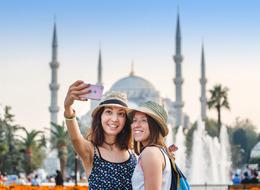 Bakan Ersoy duyurdu: 'Yıl sonu ziyaretçi hedefimizi 61 milyona çıkardık'