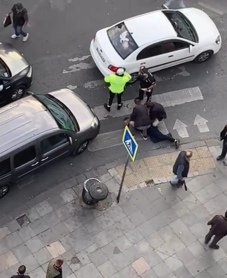 Kıskançlık krizine girip eski sevgilisinin yeni sevgilisini vurdu! Belinden çıkardığı silahla 3 el ateş etti G4