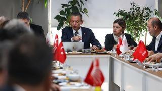 CHP MYK'sı Özgür Özel başkanlığında Esenyurt'ta toplandı