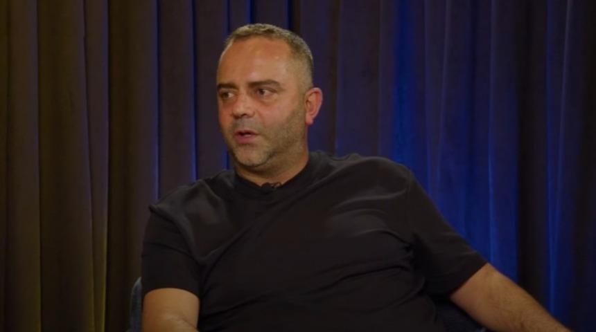 Eski Fenerbahçe ve A Milli Takım futbolcusu Semih Şentürk'e Barcelona'da kapkaç saldırısı! Çantasını kurtardı ama...