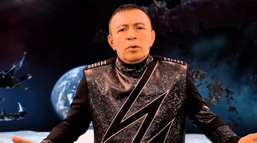 Mustafa Topaloğlu kızı ile kamera karşısına geçti! Irmak Topaloğlu tarzıyla galaya damga vurdu! 'Annesinin kopyası'