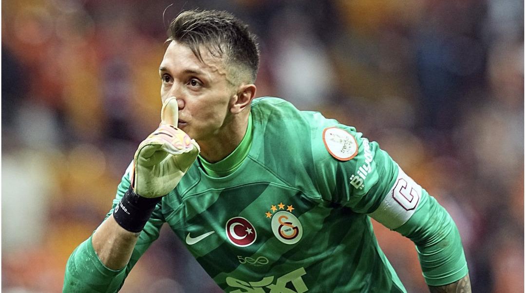 fernando-muslera-galatasaray-2023-2024-1712138191-133368