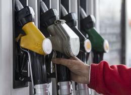 Akaryakıtta tabela değişti! Bir zam bir indirim geldi (2 Kasım Cumartesi güncel benzin-motorin-LPG fiyatı)