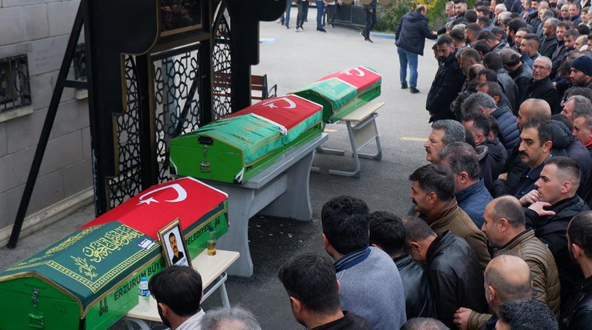 Kontrolü kaybeden araç hastane bahçesine düştü! Üç arkadaş hayatını kaybetti...