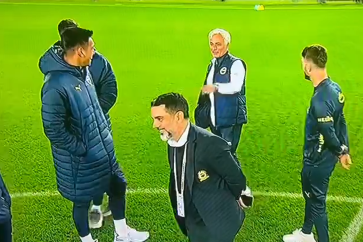 SON DAKİKA: Mourinho Trabzonspor taraftarını çılgına çevirdi! Portekizli hocadan 'olta' hareketi G1