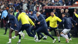 Tüm dünya Mourinho'yu konuşuyor! O hareketine şaştılar: Sahaya takla atarak girdi...