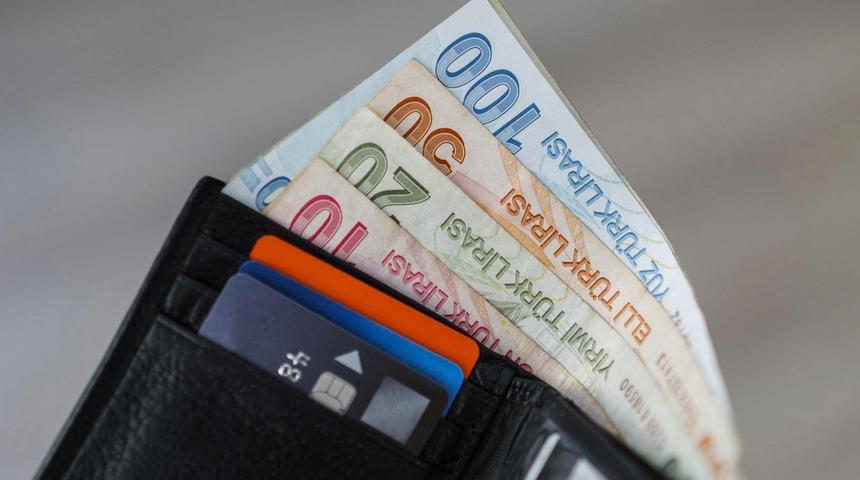'Az borcu olan az ödeyecekse mantıklı' Oranlar değişti! 150 bin TL'ye... Kredi kartı kullanan herkesi ilgilendiriyor