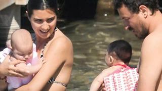 Onur Saylak ve Tuba Büyüküstün'ün kızları Maya ve Toprak kocaman oldu! Annesinin boyuna geldiler