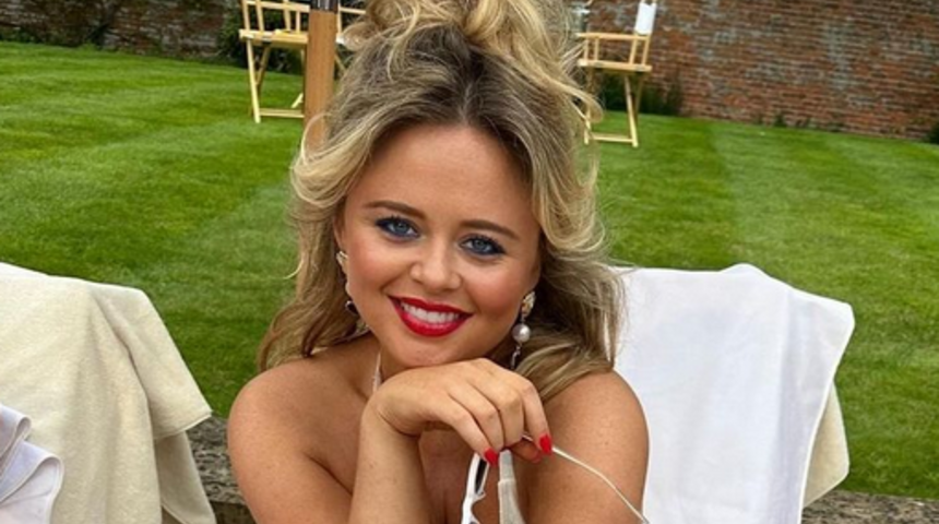 Disney+ dizisi Rivals için soyundu! Emily Atack saldırgan yorumlara isyan etti
