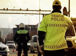 2025’in trafik cezaları ne kadar? Hepsine yüzde 50 zam gelecek... Kırmızı ışık, cep telefonu, drift, aşırı hız...