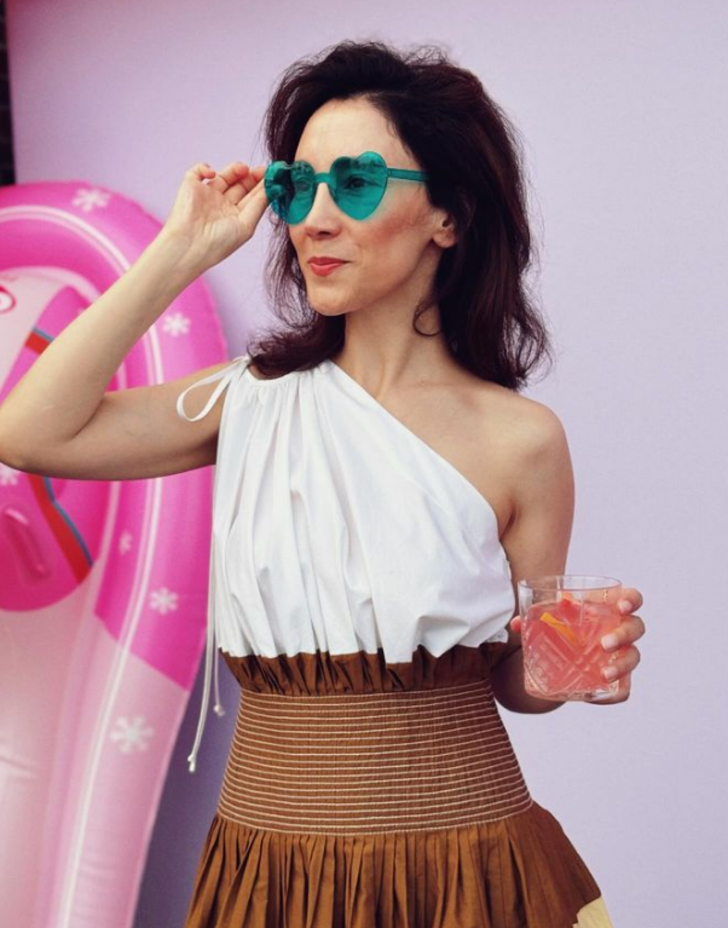 Türk takipçilerini engellemişti! Duvara Karşı'nın yıldızı Sibel Kekilli'nin pozlarına beğeni yağdı G3