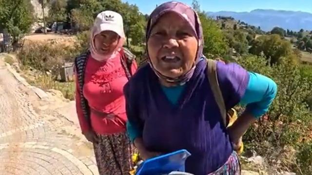 İngiliz turisti dağa tepe gezdirdiler! Teyzelerin İngilizcesi şaşırttı