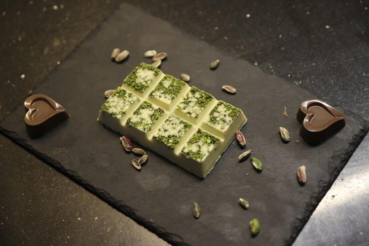 Dubai çikolatası furyası sürerken tüketim kandırmacasında bu sefer de antepfıstığı yerine bezelye şoku! G4