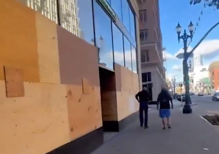 Tel örgüler çekildi, tahtalarla kapatıldı! Seçim öncesi ABD sokaklarında dikkat çeken kareler... Gözler orada G3