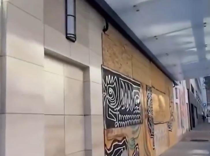 Tel örgüler çekildi, tahtalarla kapatıldı! Seçim öncesi ABD sokaklarında dikkat çeken kareler... Gözler orada G4