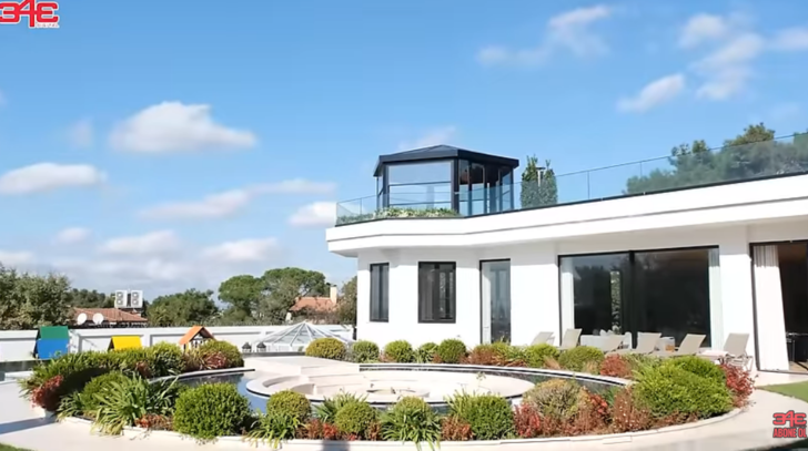 Zeynep Sever, Amine Gülşe ve Mesut Özil'in lüks villasına gitti! Oyun parkı, hobi odası, spor salonu... G2