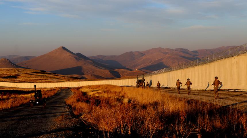 'Burası Türkiye sınırı uzaklaşın' Yüzde 70'i tamamlandı! Bölge mercek altında