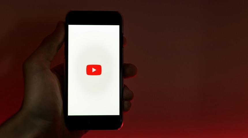 YouTube'un video oynatıcısında değişiklik sinyali! İşte Reddit'te paylaşılan söz konusu tasarım