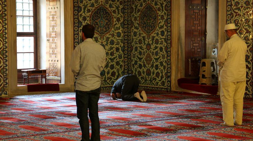 Kıble ne tarafta? Kıble hangi yöne bakar? Pusula ile kıble hangi tarafta nasıl öğrenilir?