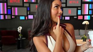 Aşk Adası için göğüslerini yaptırmıştı! Ekin Su şeffaf elbisesinde göğüslerini gizlemek için...