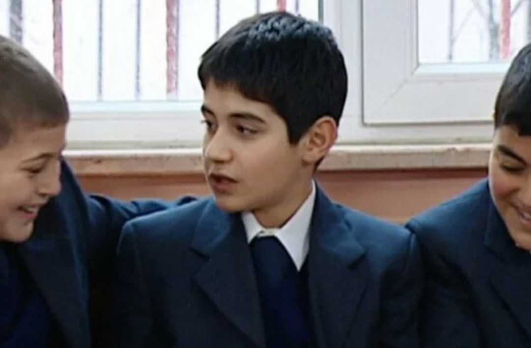 Yabancı Damat'ın Mustafa'sı olarak biliniyordu! Ozan Uğurlu son haliyle g&uuml;ndem oldu!