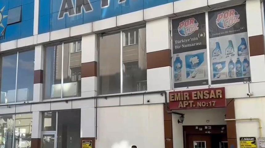 Iğdır'da AK Parti İl Başkanlığı binasına satırla saldırdı! İfadesinde "Rüyamda gördüğüm mesajı iletmek istedim" dedi