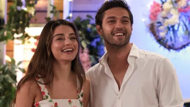 Başrollerinde Ayça Ayşin Turan ve Furkan Andıç'ın yer aldığı 39 Derecede Aşk filminin kamera arkası görüntüleri yayınlandı