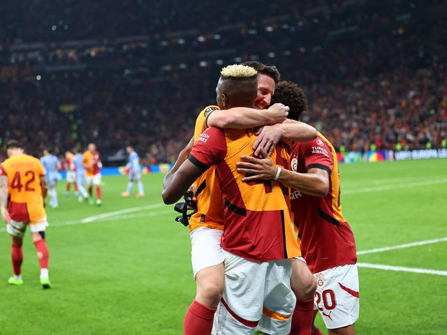 İngilizler Galatasaray'a hayran kaldı! Sarı-Kırmızılılar için 'Tottenham'ı şaklabana çevirdi' ifadesini kullandılar