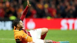 Galatasaray doktoru Yener İnce'den Icardi'nin sağlık durumu hakkında açıklama: ''Çok ağrısı var...''