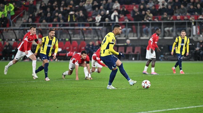Penaltıyı neden En-Nesyri kullandı? Mağlubiyetin ardından Fenerbahçe yardımcı antrenörü Zeki Murat Göle açıkladı! 