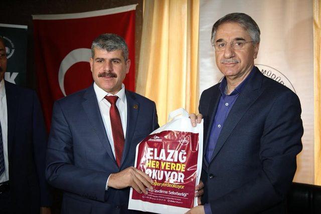 Başkan Yanılmaz ve muhtarlardan ‘Elazığ Her Yerde Okuyor” kampanyasına destek