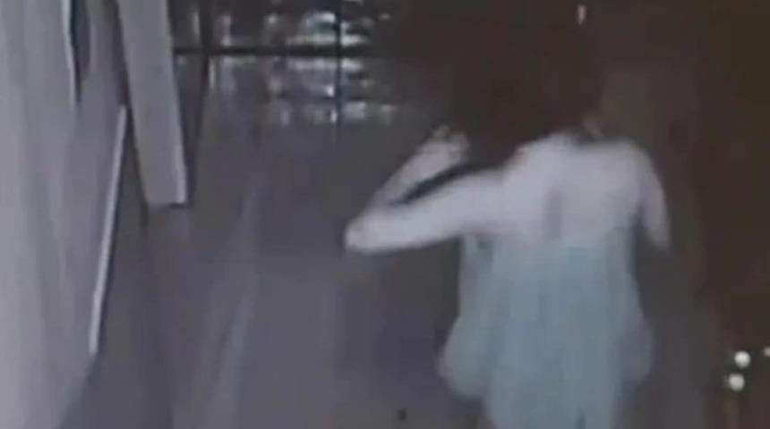 Evindeki güvenlik kamerasını kontrol etti! Eşinin pijamalarla dışarı çıktığını gördü: Gerçek çok farklı çıktı