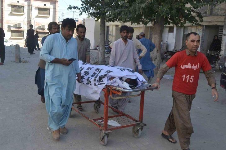 Pakistan'da yolcu treni istasyonunda patlama! Bombalı saldırı: 24 ölü, 44 yaralı G5