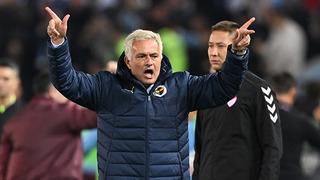 AZ Alkmaar mağlubiyeti sonrası Jose Mourinho sazı eline aldı! Tesislerde yüksek gerilim hattı oluştu, oyuncuları azarladı...