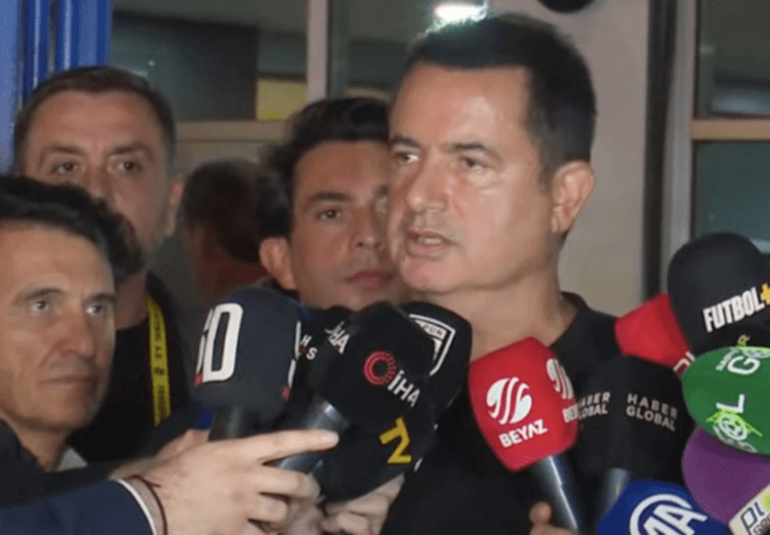 Acun Ilıcalı'dan Galatasaray'a &ccedil;ok sert yanıt! "G&ouml;z&uuml;m&uuml;n i&ccedil;ine baka baka yalan s&ouml;yl&uuml;yor"