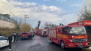 Diyarbakır'da kafede çıkan ve bitişikteki kafeye de sıçrayan yangın kontrol altına alındı